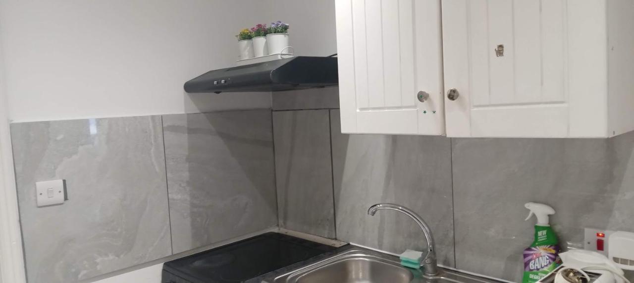 Comfortable Double Room London Exterior photo